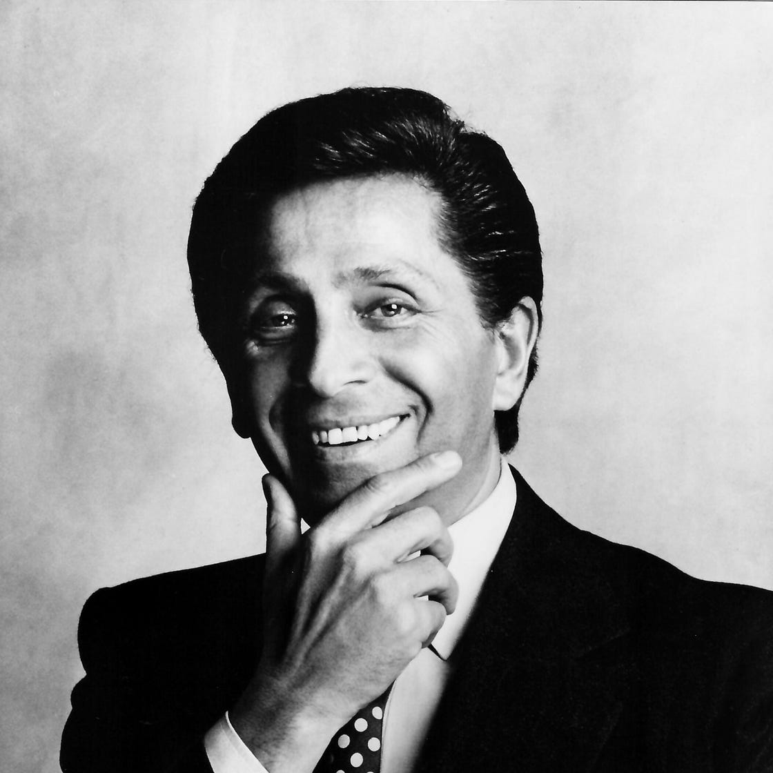 Legendary Fashion Designer Valentino Garavani Dead at 93