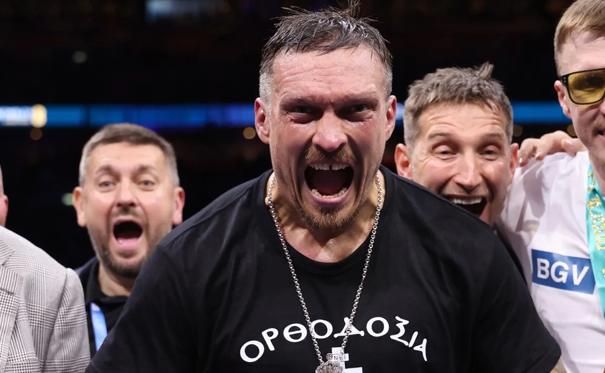 Oleksandr Usyk Hints at Career โLast Danceโ in Potential Tyson Fury Showdown