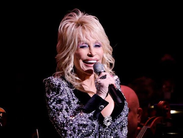 Dolly Parton’s Generational Gift Transforms Children’s Hospital Into a Living Legacy