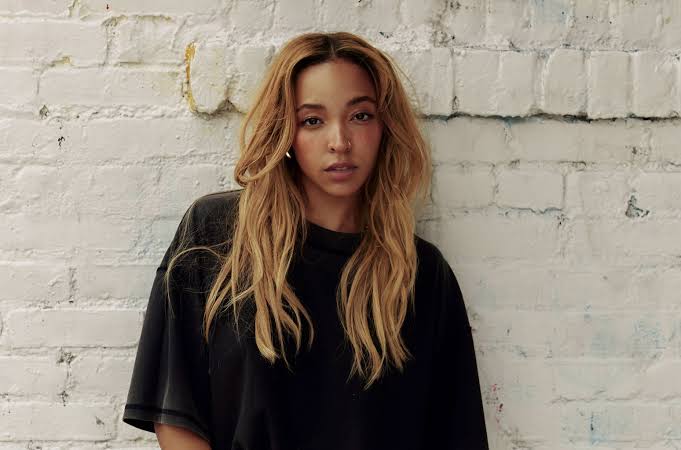Tinashe Announces New Single โToo Easy,โ Teases Her Next Musical Era