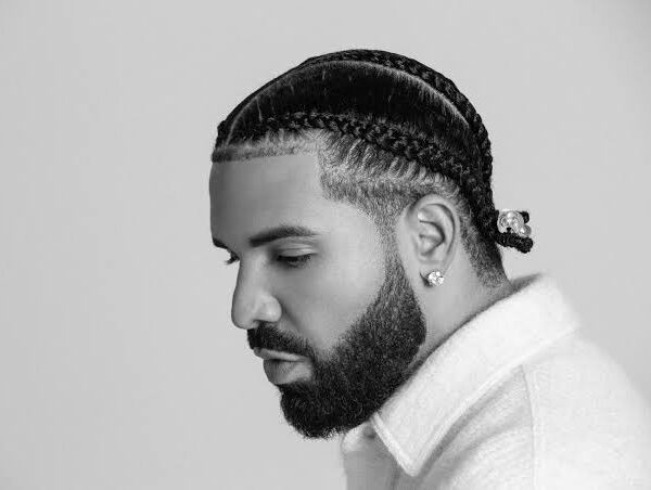 Drakeโs ICEMAN Scores Third Consecutive Week Atop Billboard 200