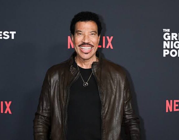 Lionel Richie Hospitalized After Falling Ill on Opening Night of New ‘All Night Long’ Tour