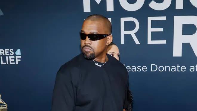 Kanye West Becomes Americaโs Highest RIAA-Certified Artist, Surpassing Taylor Swift