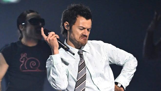 Harry Styles Cancels São Paulo Concert Due to Illness, Promises Return Later This Week