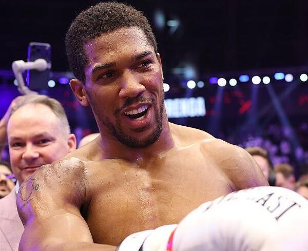 Anthony Joshua Dedicates Emotional Comeback Victory to Late Friends Latz and Sina