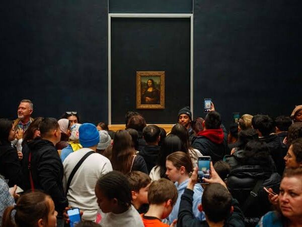 Russian Court Rejects Copyright Claim for AI-Generated Mona Lisa and Statue of Liberty Images