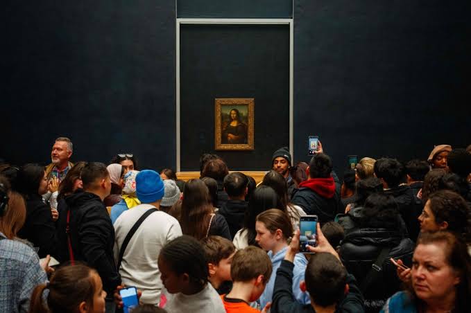 Russian Court Rejects Copyright Claim for AI-Generated Mona Lisa and Statue of Liberty Images