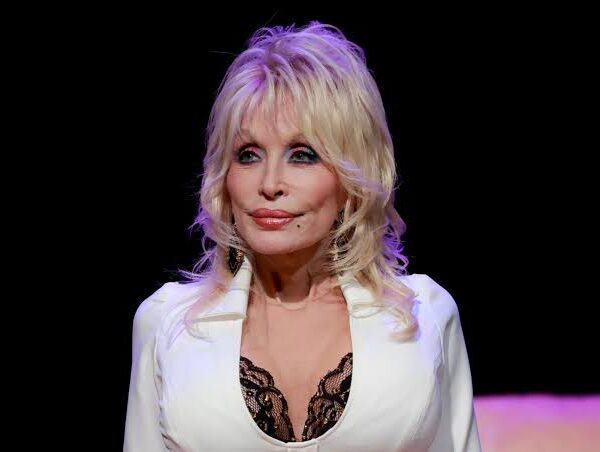 Nashville Airport Set to Be Renamed in Honor of Dolly Parton
