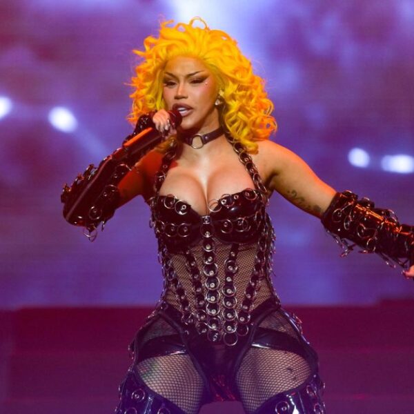 Cardi B Announces 2027 Album as Plans for โHumongousโ Tour Take Shape